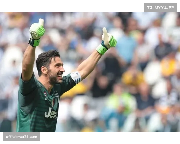 布冯参观尤文图斯新青训基地寄语年轻球员努力拼搏成就未来